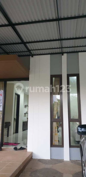 House for rent in Surabaya, Indonesia · 4 rooms, 4 baths