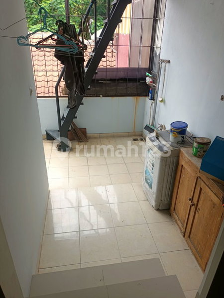 House for rent in Cipayung, Indonesia · Cipayung · 4 rooms, 3 baths