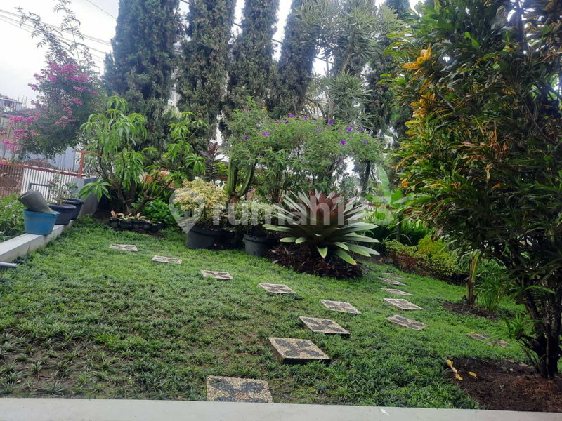House for rent in Bandung, Indonesia · 4 rooms, 2 baths