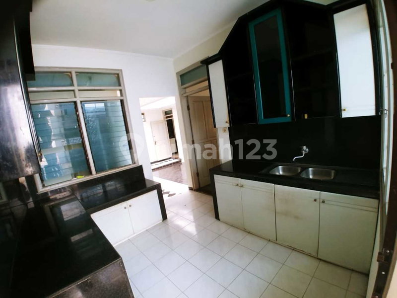 House for rent in Semarang, Indonesia · 4 rooms, 3 baths
