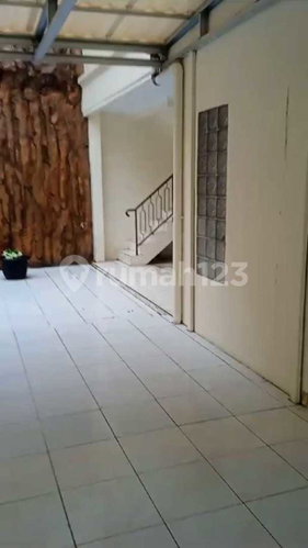 House for rent in Medan, Indonesia · 4 rooms, 3 baths