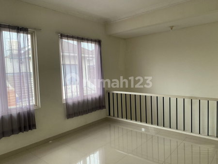 House for rent in Medan, Indonesia · 4 rooms, 3 baths