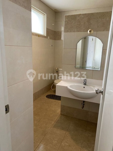 House for rent in Medan, Indonesia · 4 rooms, 3 baths