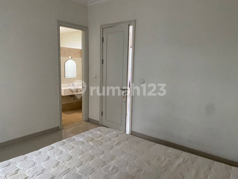 House for rent in Medan, Indonesia · 4 rooms, 3 baths