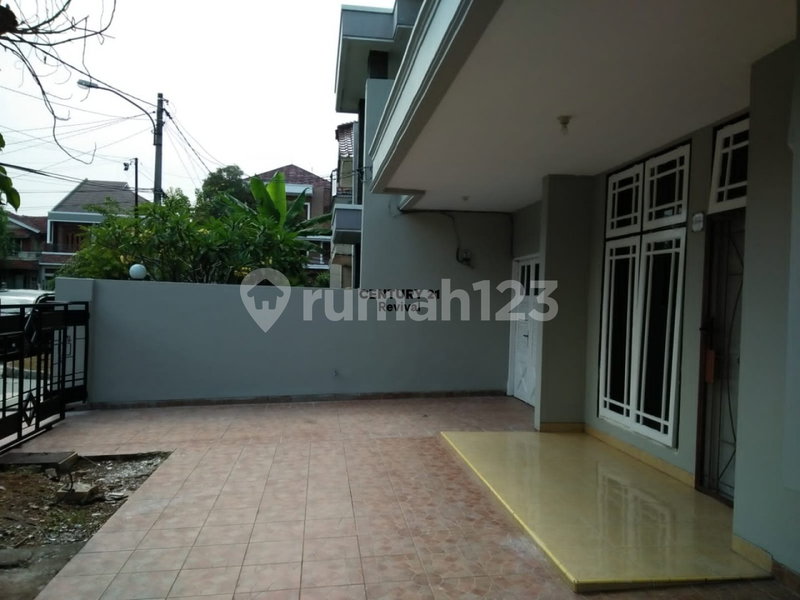House for rent in Tangerang, Indonesia · Gading Serpong · 4 rooms, 3 baths