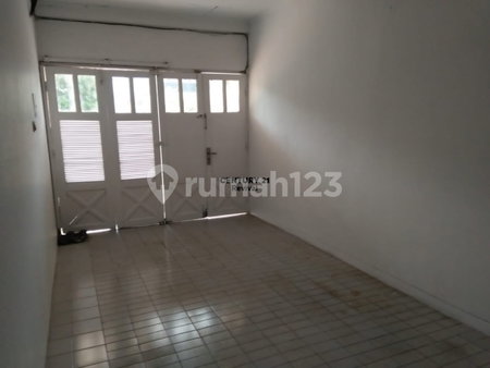 House for rent in Tangerang, Indonesia · Gading Serpong · 4 rooms, 3 baths