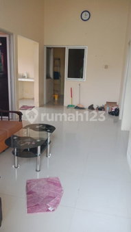 House for rent in Surabaya, Indonesia · 3 rooms, 2 baths