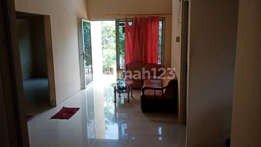 House for rent in Surabaya, Indonesia · 3 rooms, 2 baths