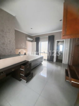 House for rent in Surabaya, Indonesia · 4 rooms, 3 baths