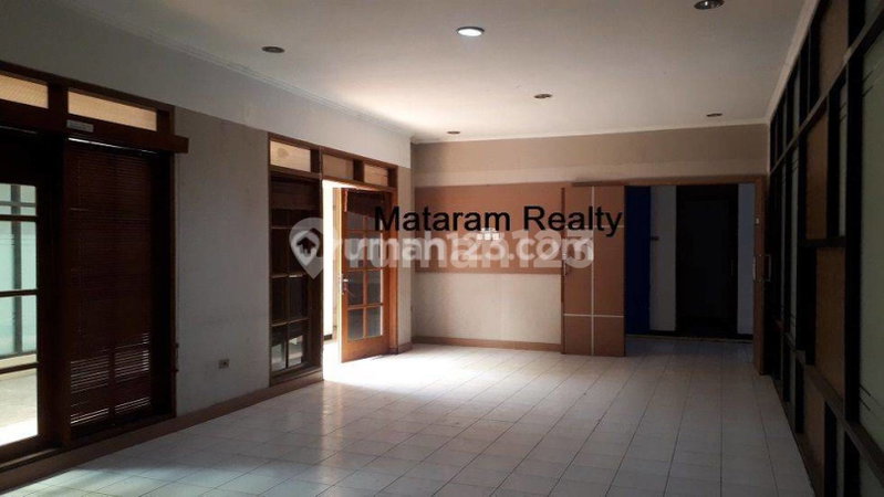 House for rent in Bandung, Indonesia · 5 rooms, 4 baths