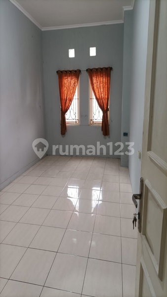 House for rent in Bekasi, Indonesia · 4 rooms, 3 baths