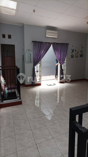 House for rent in Bekasi, Indonesia · 4 rooms, 3 baths