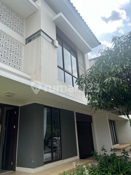 House for rent in Bandung, Indonesia · 4 rooms, 3 baths