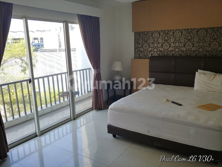 House for rent in Bandung, Indonesia · 4 rooms, 2 baths