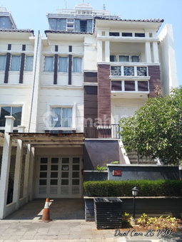 House for rent in Bandung, Indonesia · 4 rooms, 2 baths