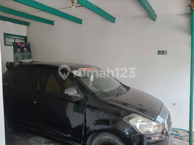 House for rent in Bandung, Indonesia · 4 rooms, 2 baths