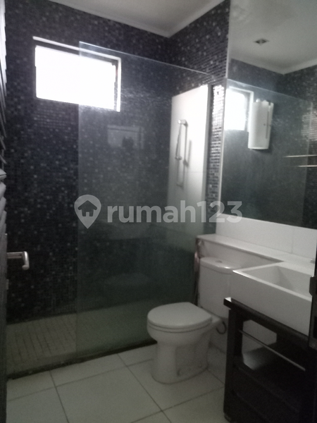 House for rent in Bandung, Indonesia · 4 rooms, 3 baths