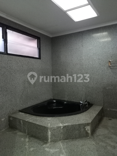 House for rent in Bandung, Indonesia · 4 rooms, 3 baths