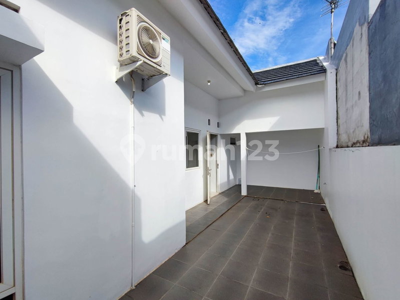 House for rent in Tangerang, Indonesia · Sukasari · 2 rooms, 1 bath