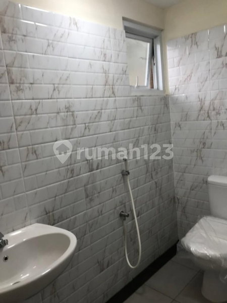 House for rent in Tangerang, Indonesia · Sukasari · 5 rooms, 3 baths