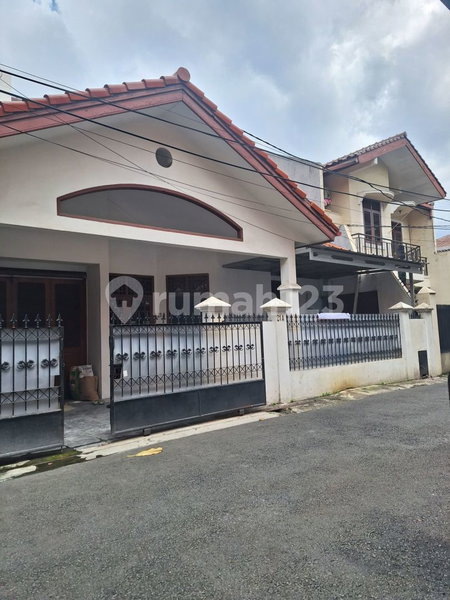 House for rent in North Jakarta, Indonesia · Penjaringan · 4 rooms, 4 baths