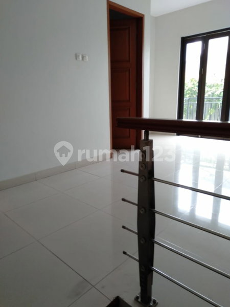 House for rent in Tangerang, Indonesia · Sukasari · 4 rooms, 4 baths
