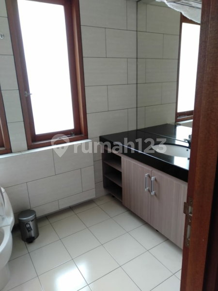 House for rent in Tangerang, Indonesia · Sukasari · 4 rooms, 4 baths