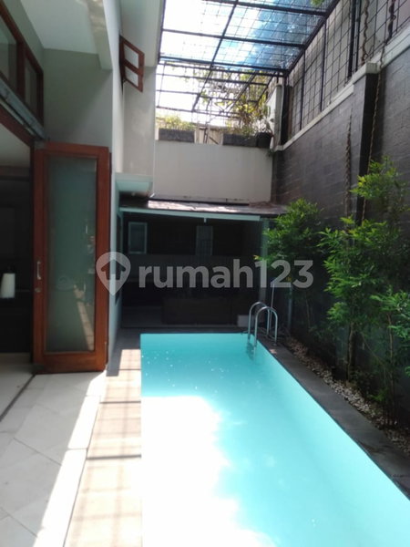 House for rent in Tangerang, Indonesia · Sukasari · 4 rooms, 4 baths