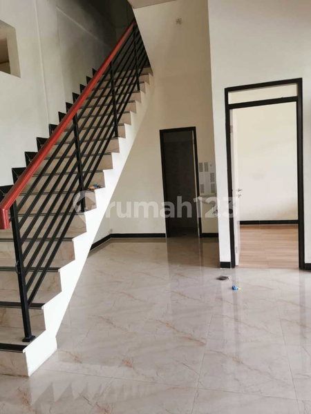 House for rent in Semarang, Indonesia · 5 rooms, 4 baths