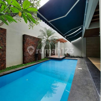 House for rent in South Jakarta, Indonesia · Kebayoran Lama · 5 rooms, 5 baths
