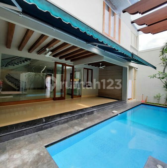 House for rent in South Jakarta, Indonesia · Kebayoran Lama · 5 rooms, 5 baths
