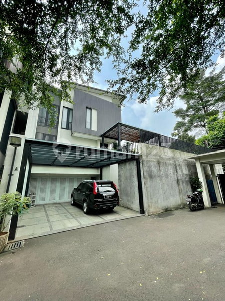 House for rent in South Jakarta, Indonesia · Kebayoran Lama · 3 rooms, 3 baths