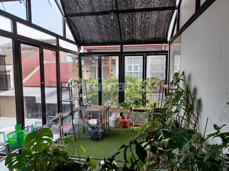 House for rent in Bandung, Indonesia · 5 rooms, 3 baths