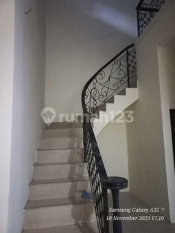 House for rent in Denpasar, Indonesia · 6 rooms, 4 baths
