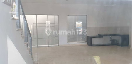 House for rent in Bandung, Indonesia · 3 rooms, 4 baths
