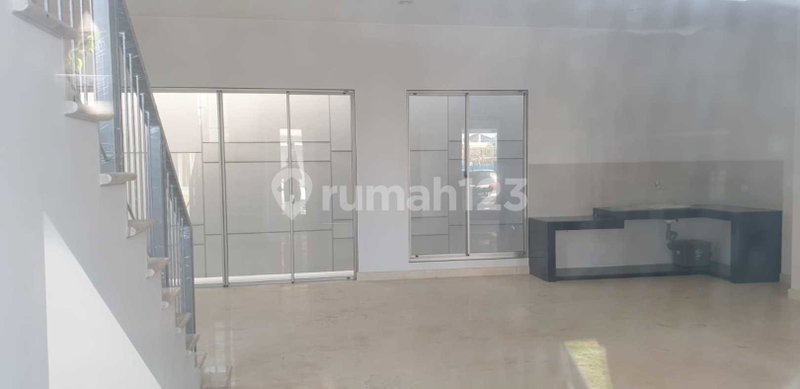 House for rent in Bandung, Indonesia · 3 rooms, 4 baths