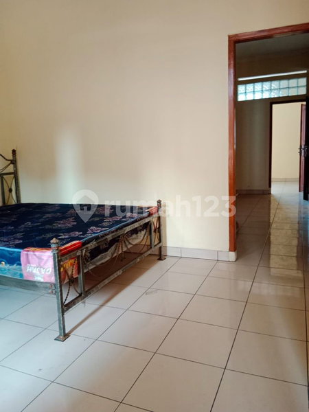 House for rent in Bandung, Indonesia · 6 rooms, 5 baths