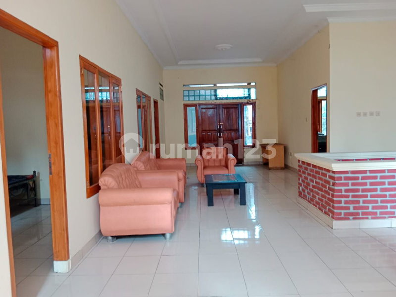 House for rent in Bandung, Indonesia · 6 rooms, 5 baths