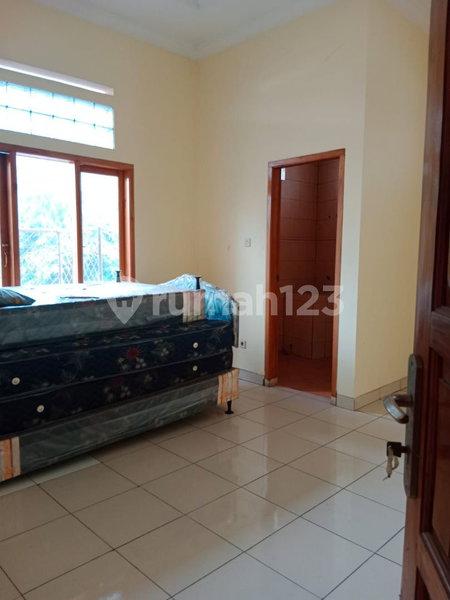 House for rent in Bandung, Indonesia · 6 rooms, 5 baths