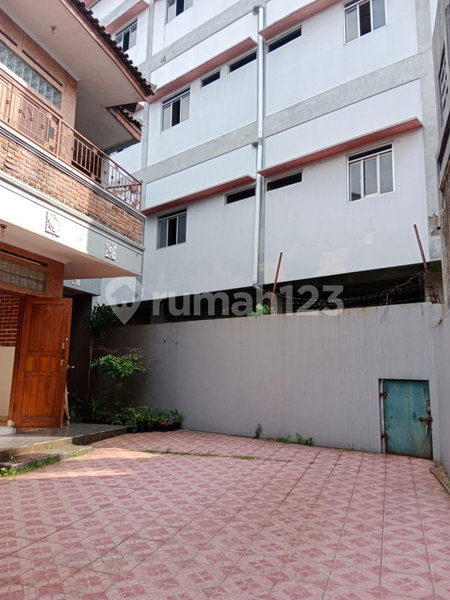 House for rent in Bandung, Indonesia · 6 rooms, 5 baths