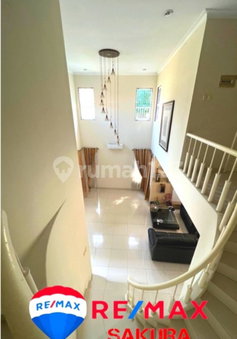 House for rent in Bandung, Indonesia · 4 rooms, 4 baths