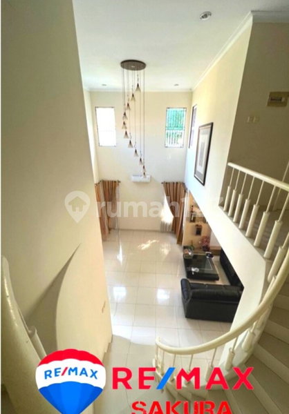 House for rent in Bandung, Indonesia · 4 rooms, 4 baths