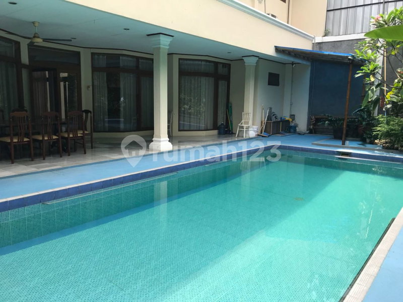 House for rent in Jakarta, Indonesia · Tebet · 5 rooms, 4 baths