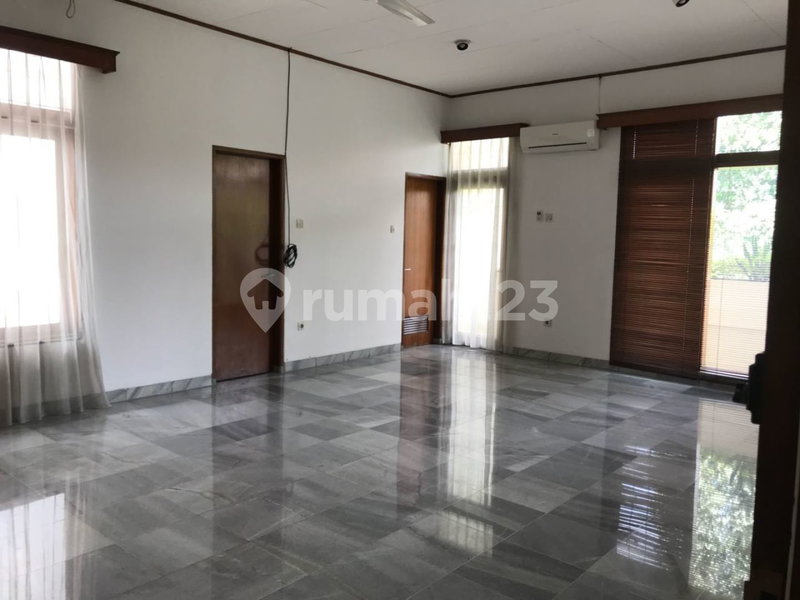 House for rent in Jakarta, Indonesia · Tebet · 5 rooms, 4 baths