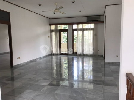 House for rent in Jakarta, Indonesia · Tebet · 5 rooms, 4 baths