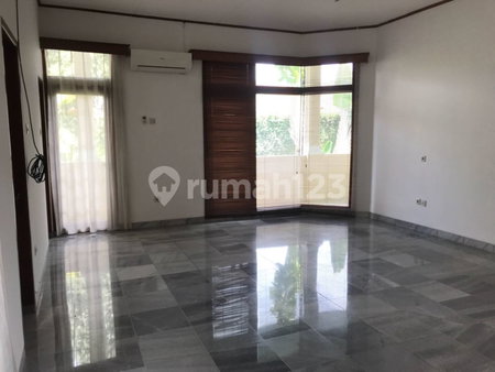 House for rent in Jakarta, Indonesia · Tebet · 5 rooms, 4 baths