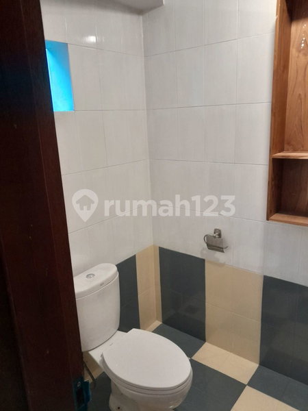 House for rent in South Jakarta, Indonesia · Kebayoran Lama · 2 rooms, 3 baths