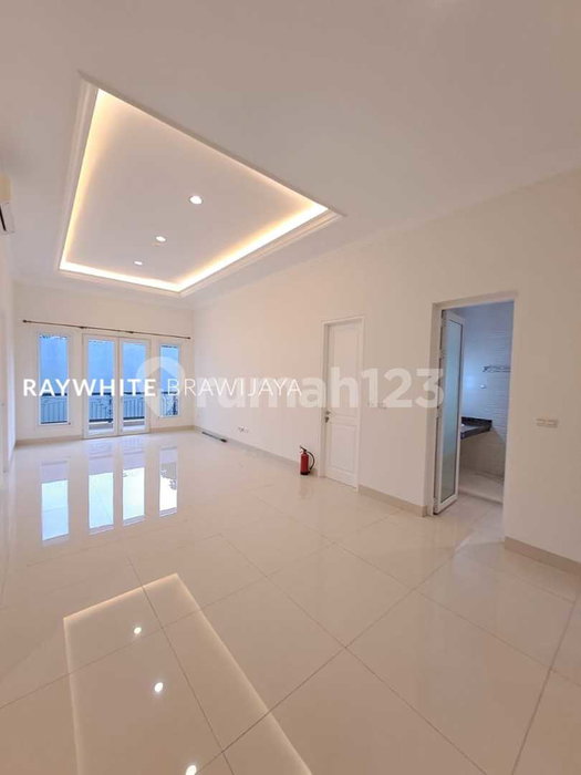 House for rent in South Jakarta, Indonesia · Kebayoran Lama · 4 rooms, 4 baths