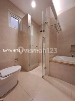 House for rent in South Jakarta, Indonesia · Kebayoran Lama · 4 rooms, 4 baths
