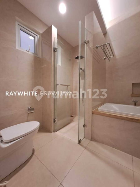 House for rent in South Jakarta, Indonesia · Kebayoran Lama · 4 rooms, 4 baths